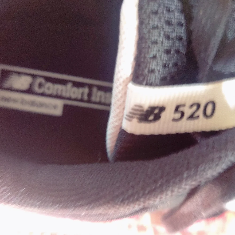 New Balance 520 - Picture 3 of 3
